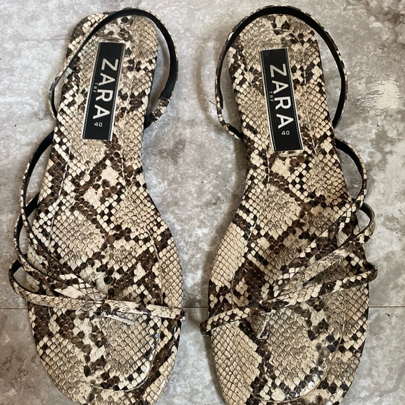 Zara, Trafuluc Line, Size 40 euro / Size 9 US, Black & Tan snake/alligator print - Picture 4 of 8